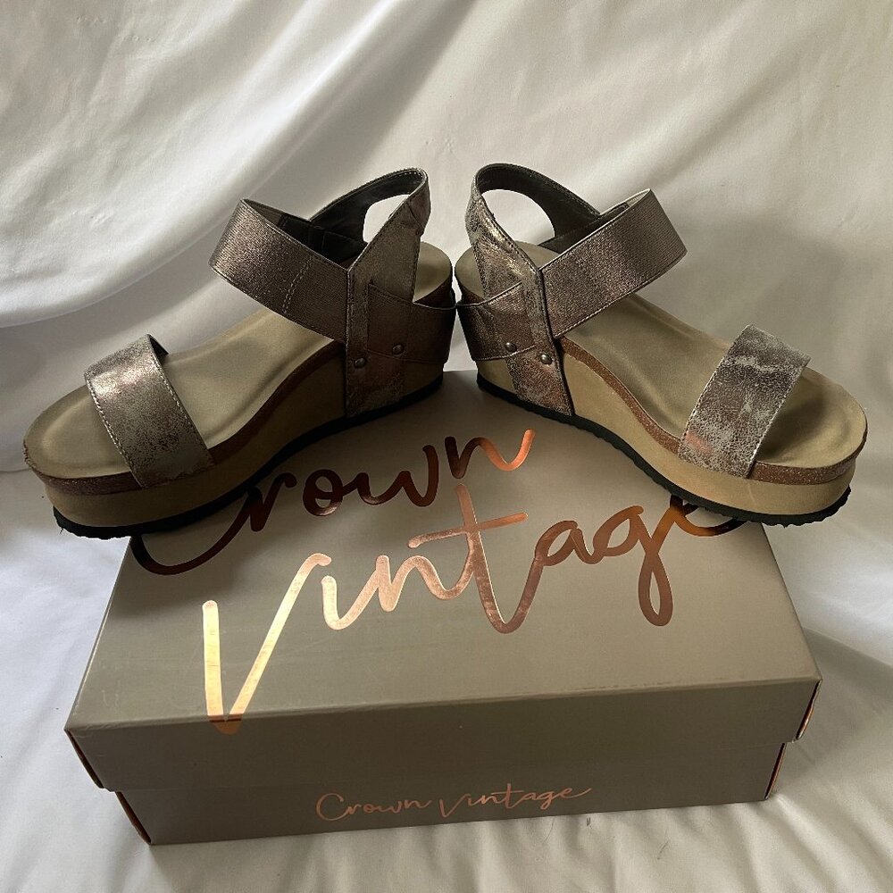 Crown Vintage sandals/Size 6 1/2